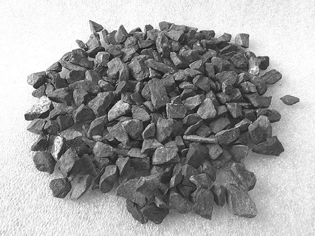 Black Limestone Chippings 25kg