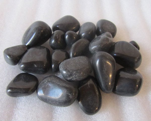 Black Pearl Polished Pebbles 20kg